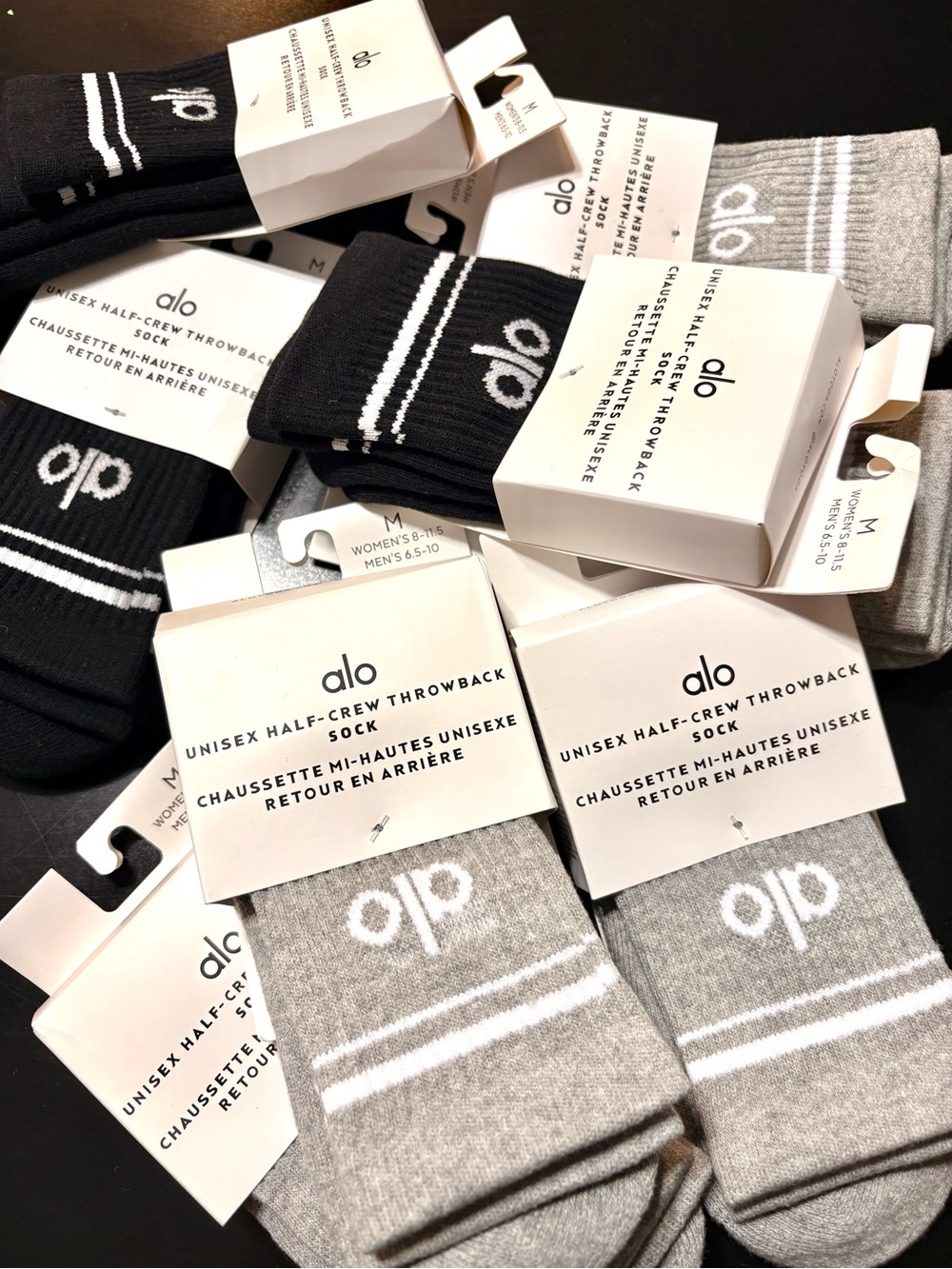 ALO Yoga Men's Unisex Half-Crew Throwback Socks — Black & Gray